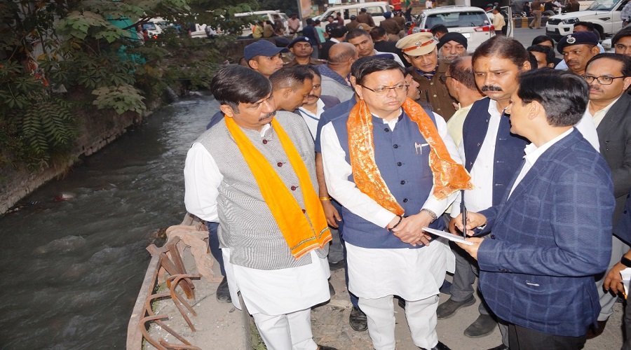 IAS-deepak-rawat-cm-dhami-nahar-covring-work.jpg