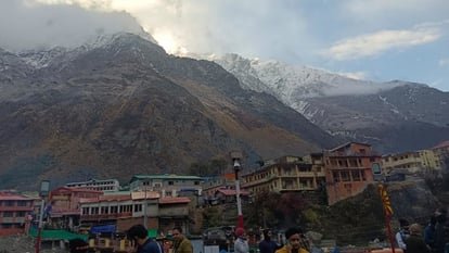 snowfall-in-badrinath_1667671747.jpeg