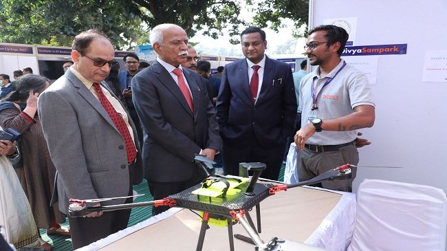 IIT-Roorkee-faculties-during-Startup-Expo-2022.jpg