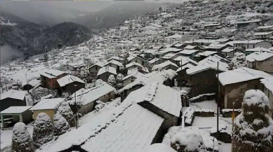 1674272487_snow-fall-uttarakhand.jpg