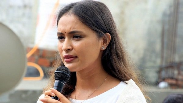 anukriti-gusain-rawat.jpg
