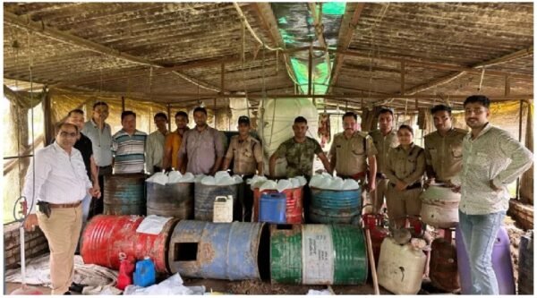 haridwar-kachchi-sharab-bhatte-in-murgi-farm-e1692100456587.jpg