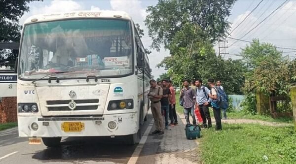 roadways-bus-men-lagi-aag-e1691091010237.jpg