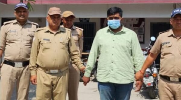 fake-DM-haridwar-arressted-e1696158882515.jpg