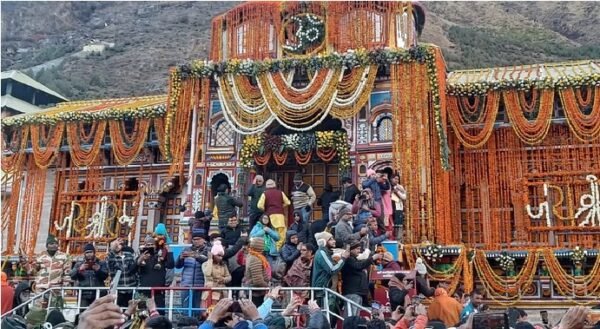 shree-badrinath-dhaam-kapat-e1700328263469.jpg